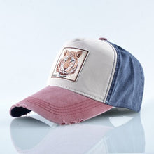 Load image into Gallery viewer, Lion Embroidery Snapback cap